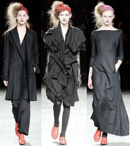 Yohji yamamoto Schwarz ist immer tonangebend