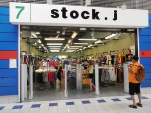 Stock J Outlet in Gonesse